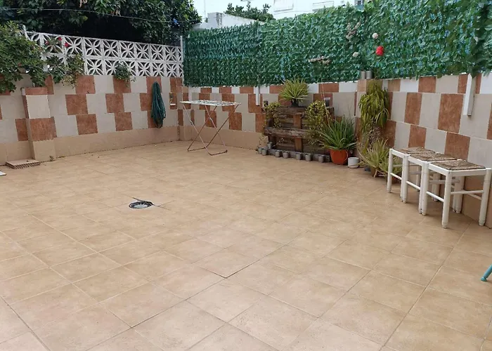 8 Mins Walk To Train Station Low Cost Youth Hostel